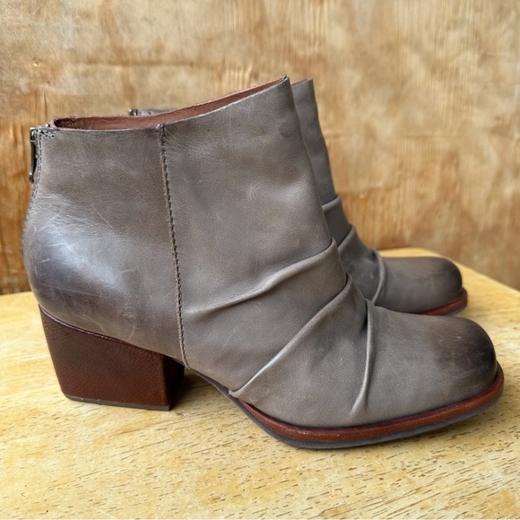 Kork-Ease Kissel Gray Slouch Square Toe Ankle Bootie Back Zip Leather Heel - Picture 6 of 13